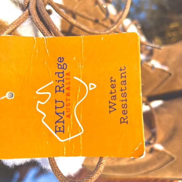 EMU  Ridge Australia Water Resistant Sherpa Boots.  Lace up front,  Stay Warm - Picture 4 of 8